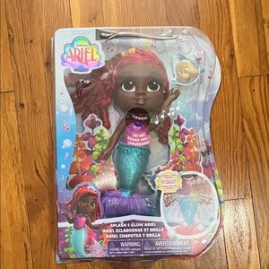 Junior’s Disney Splash & Glow Ariel Doll